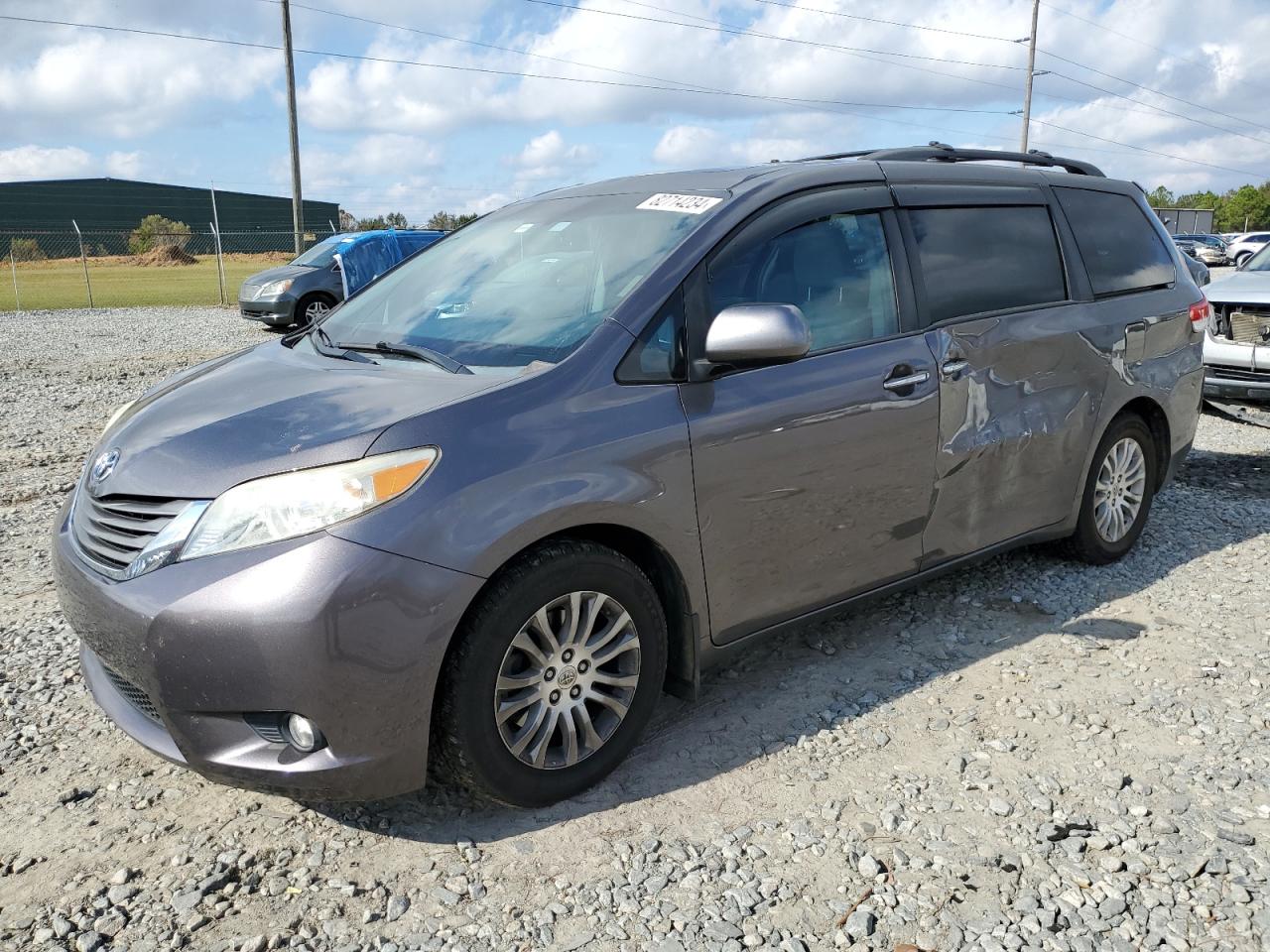 2012 Toyota Sienna - Image 1