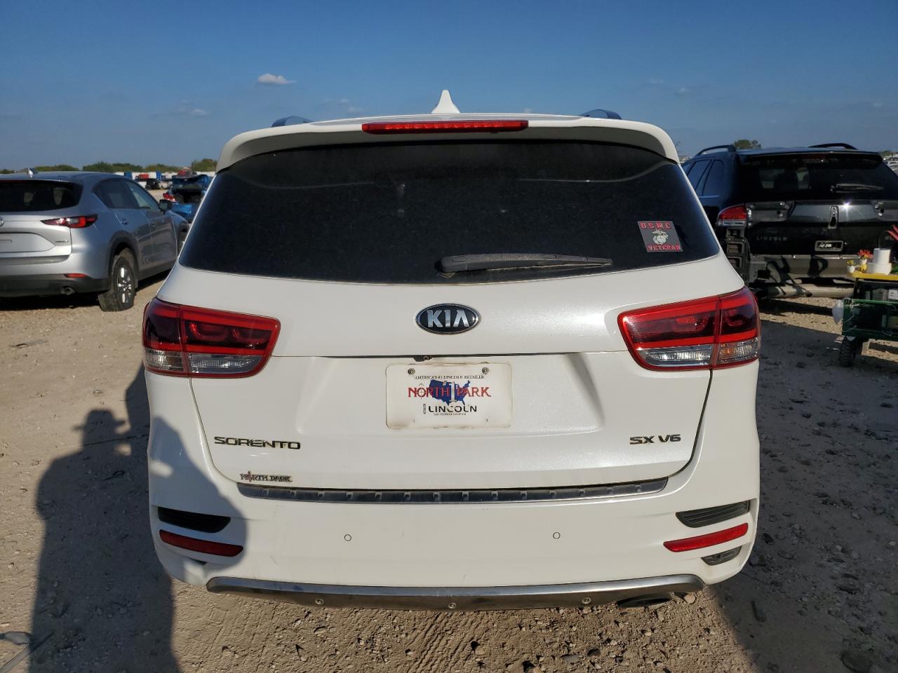 2018 Kia Sorento - Image 6