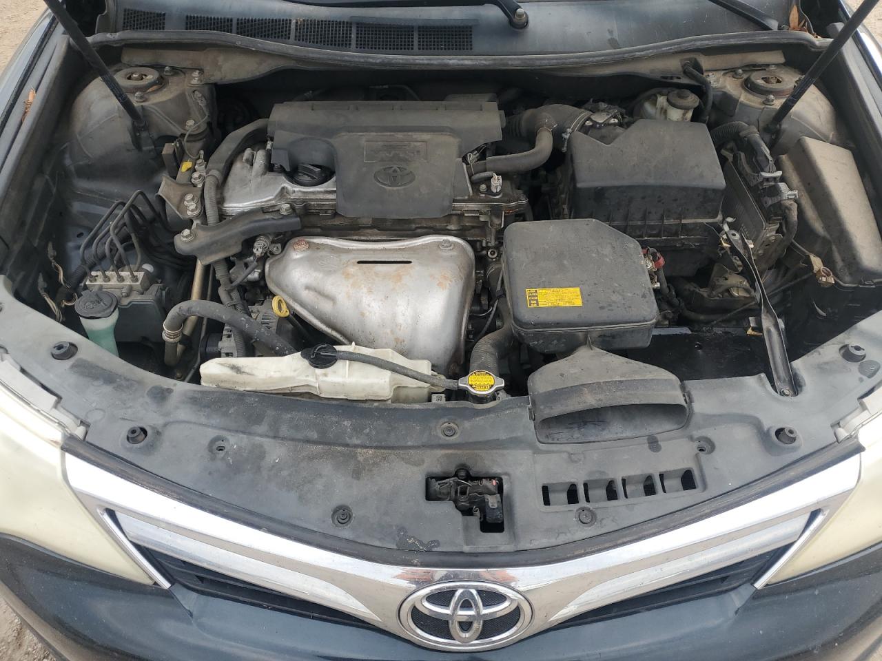 2014 Toyota Camry - Image 11
