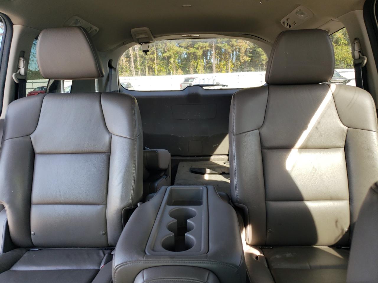 2015 Honda Odyssey - Image 10