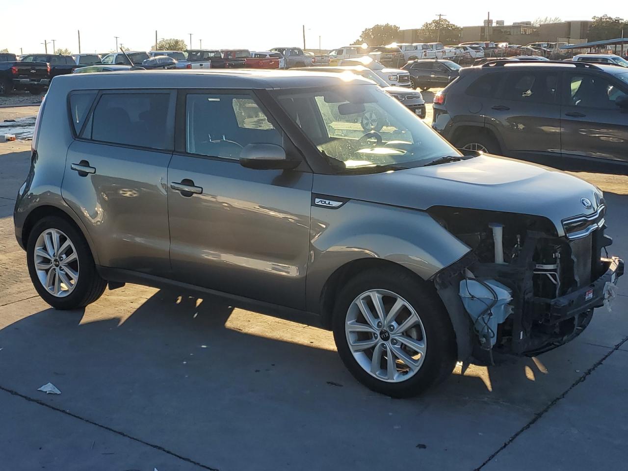 VIN KNDJP3A53H7499780 2017 KIA SOUL no.4