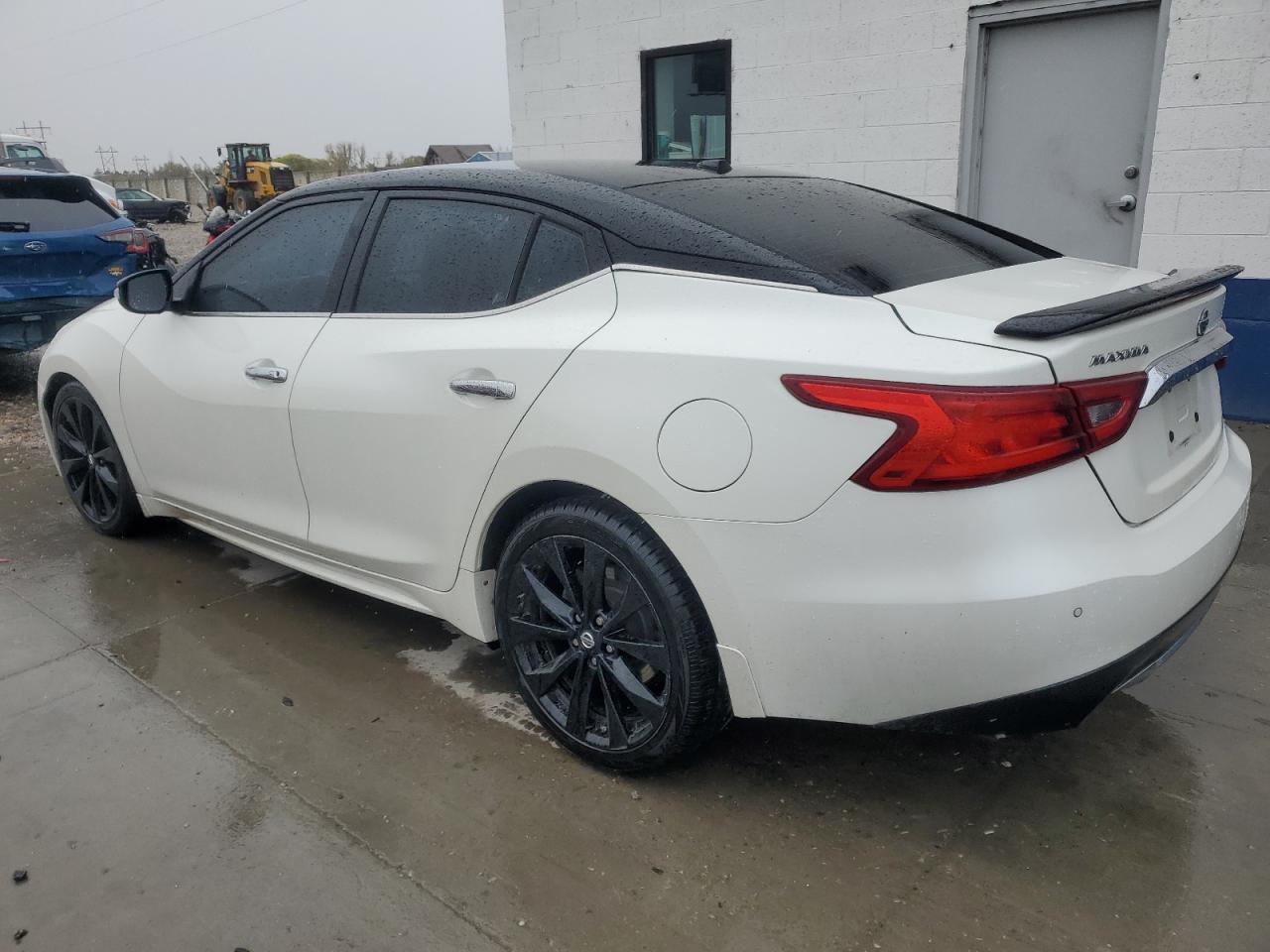 2017 Nissan Maxima - Image 2