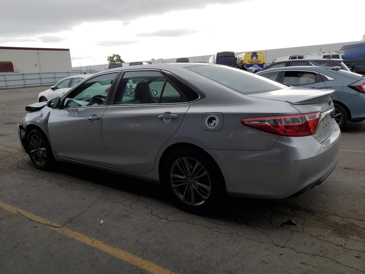 VIN 4T1BF1FK1GU139025 2016 TOYOTA CAMRY no.2