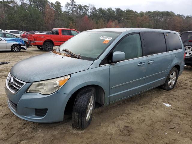 2010 Volkswagen Routan Se