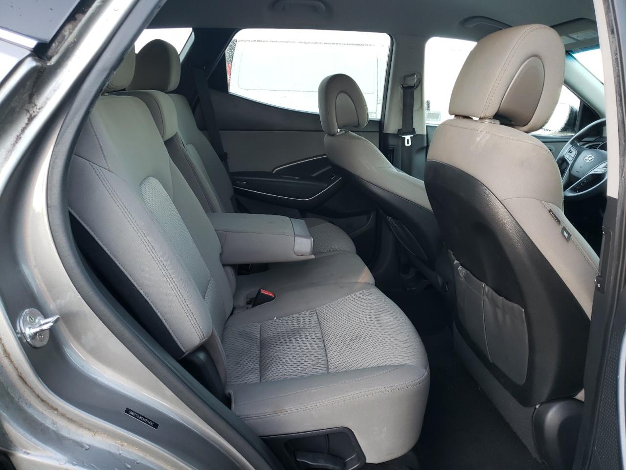 2018 Hyundai Santa Fe - Image 11