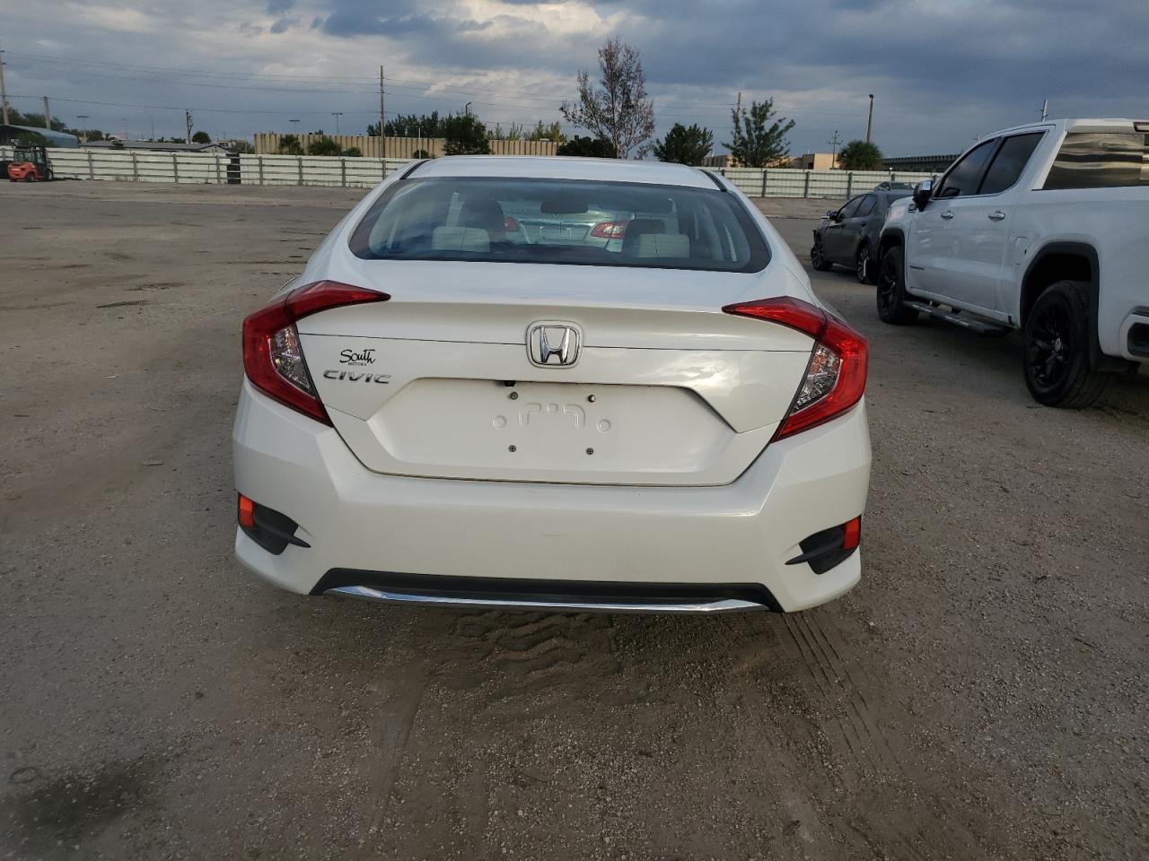 2020 Honda Civic Lx VIN: 2HGFC2F60LH507555 Lot: 81315384