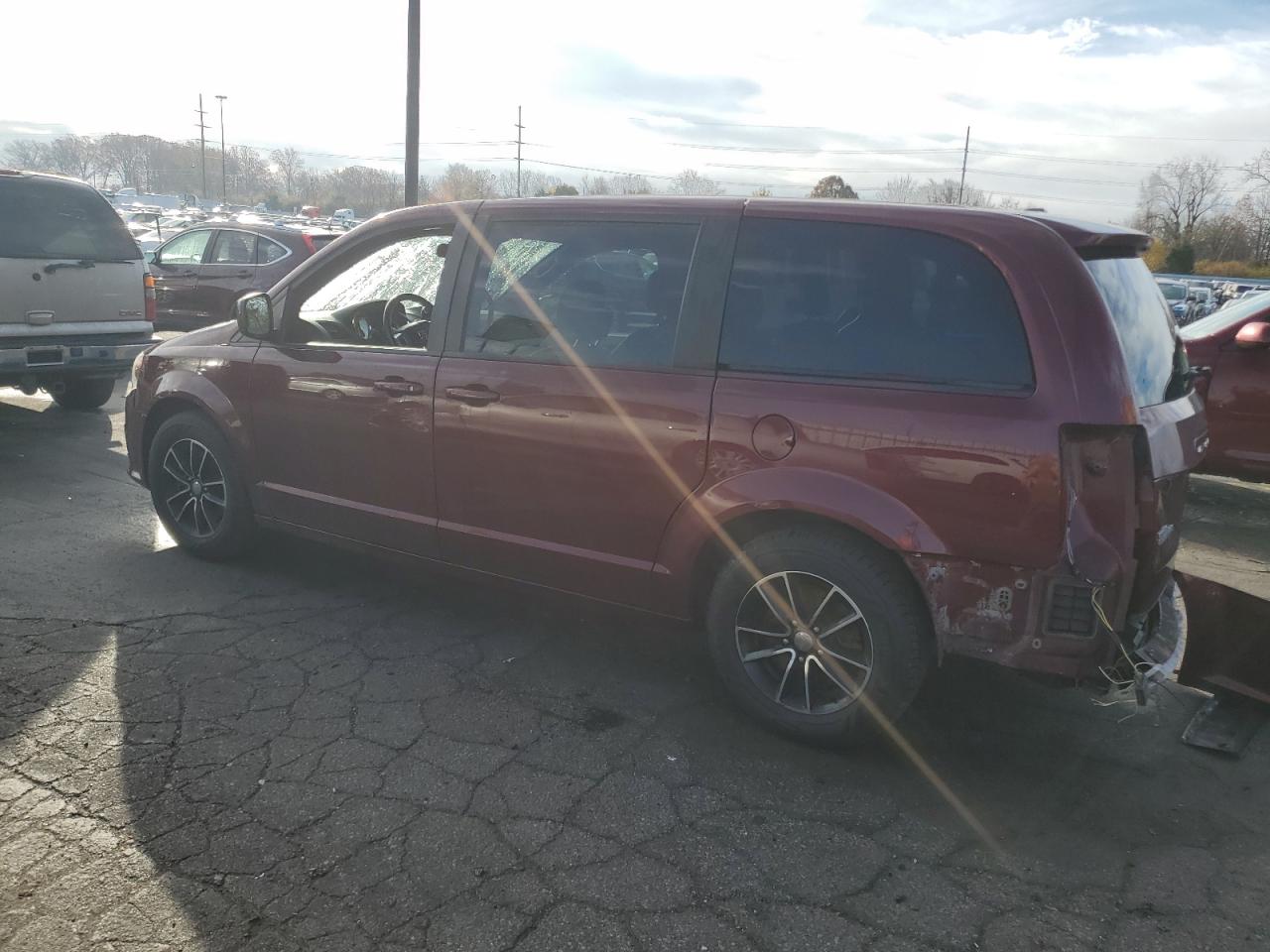 2018 Dodge Caravan - Image 2
