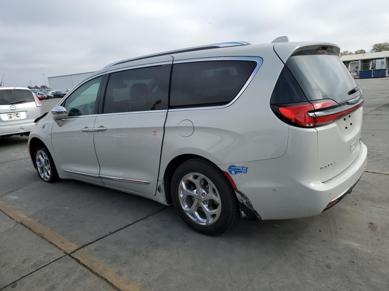 2021 Chrysler Pacifica - Image 2
