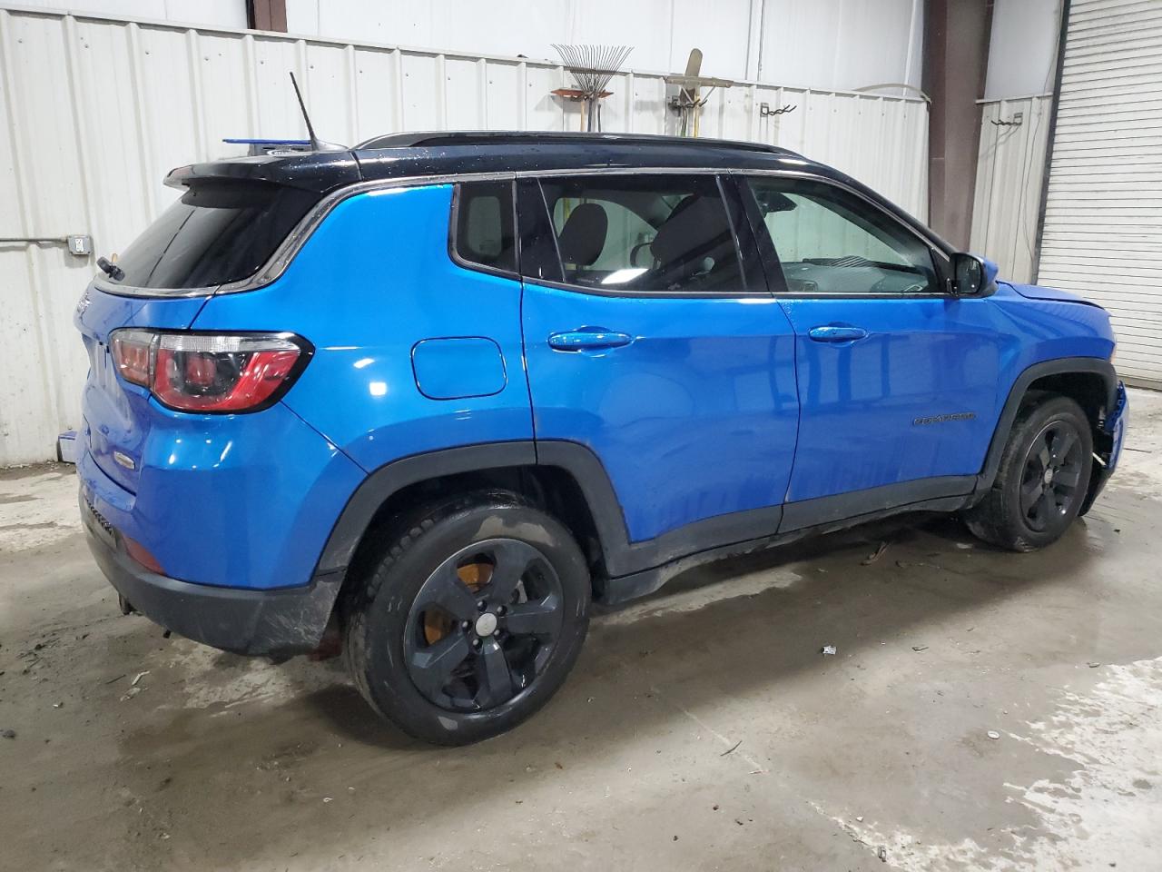 2018 Jeep Compass - Image 3