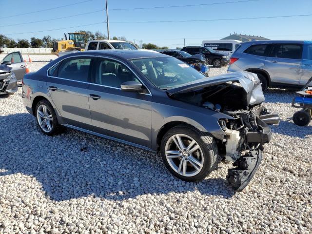 Sedans VOLKSWAGEN PASSAT 2014 Szary