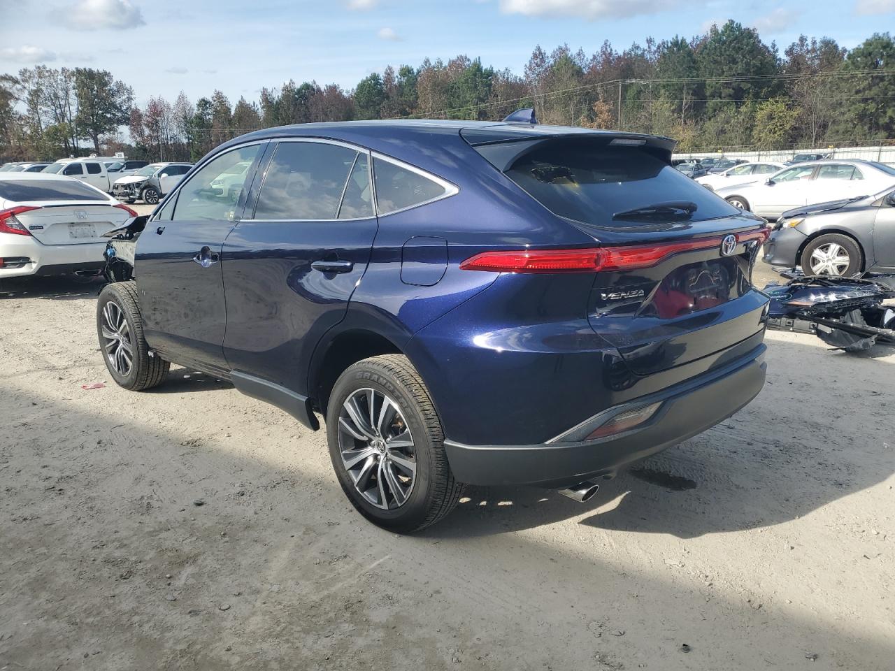 2021 Toyota Venza - Image 2