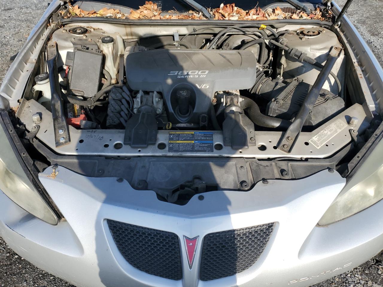 2005 Pontiac Grand Prix - Image 11
