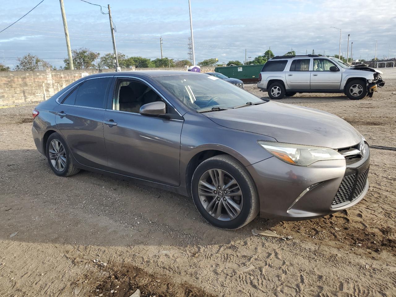 2016 Toyota Camry Le VIN: 4T1BF1FKXGU261236 Lot: 81308724