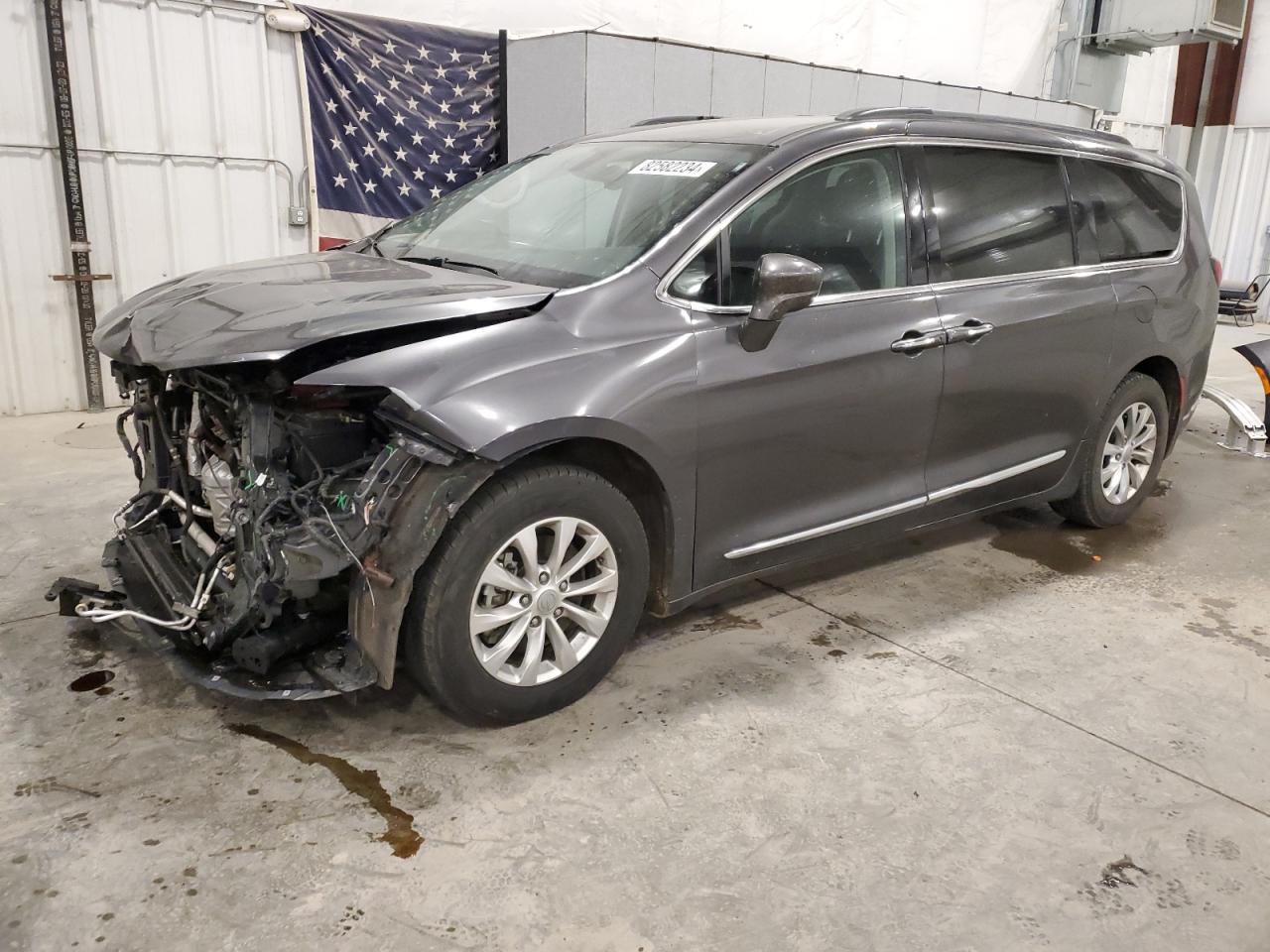 2017 Chrysler Pacifica - Image 1