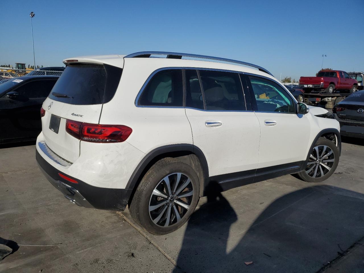 2023 Mercedes-Benz GLB - Image 3