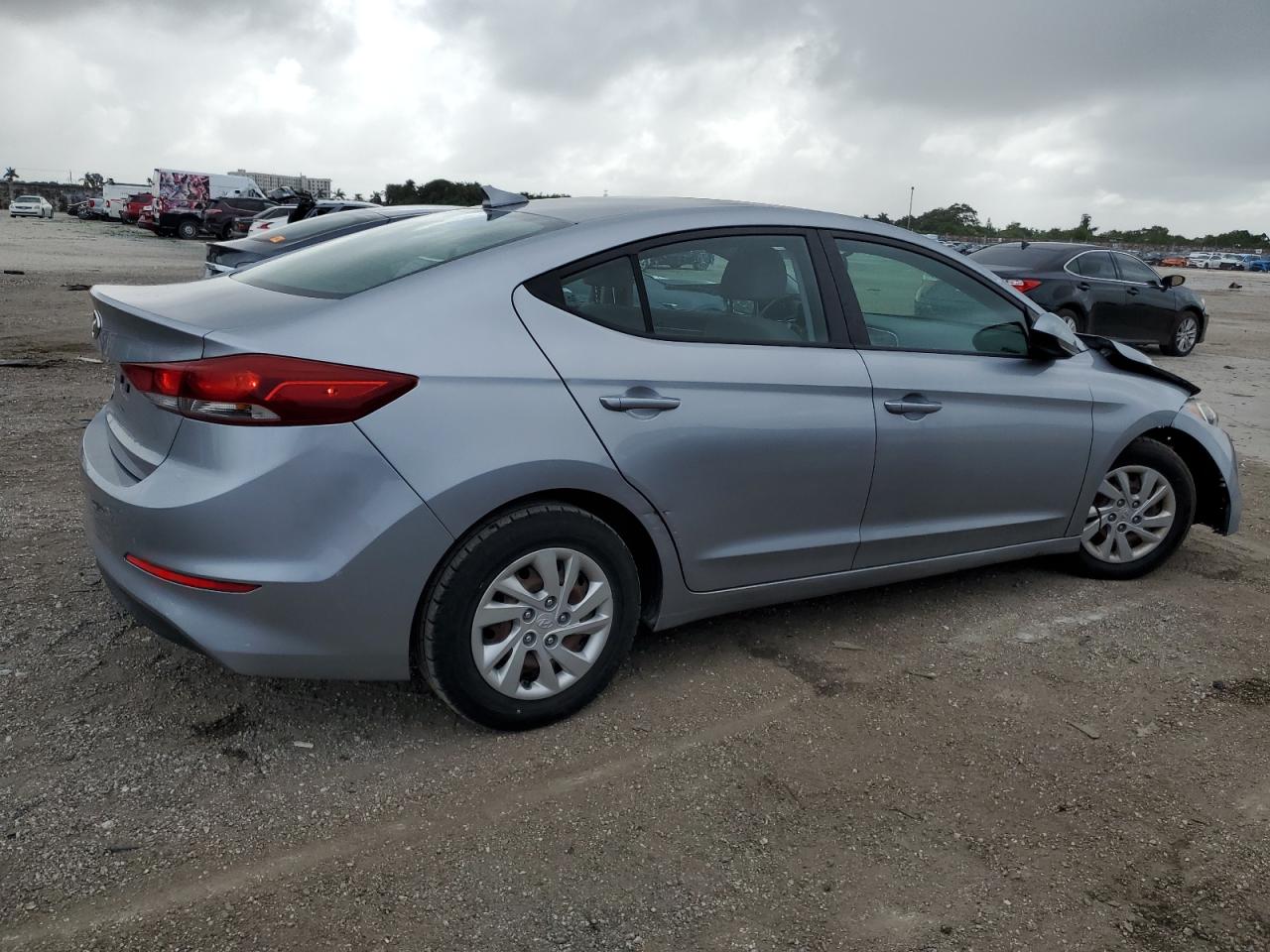 2017 Hyundai Elantra - Image 3