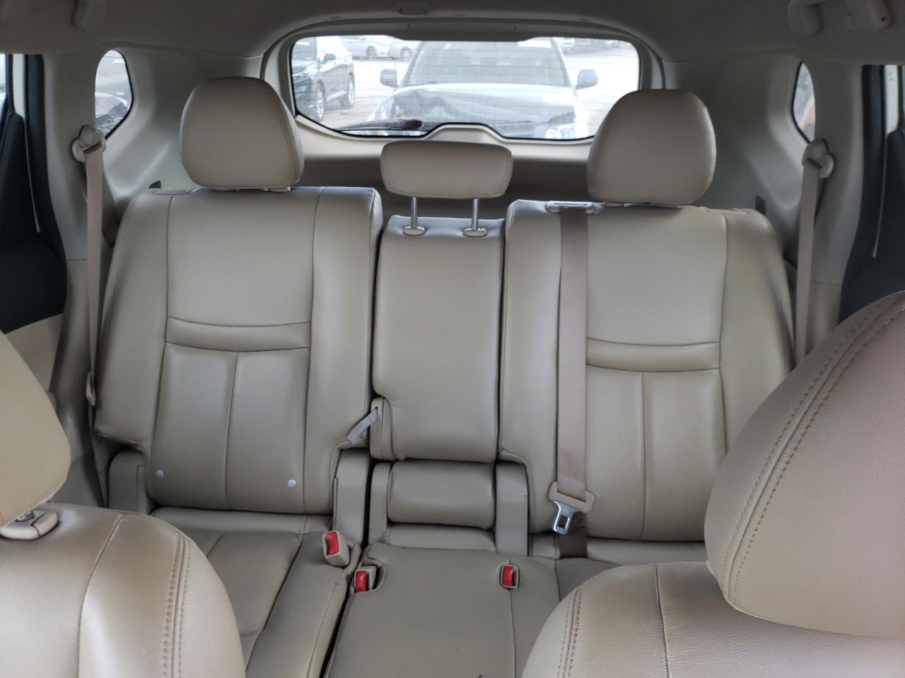 2015 Nissan Rogue - Image 10