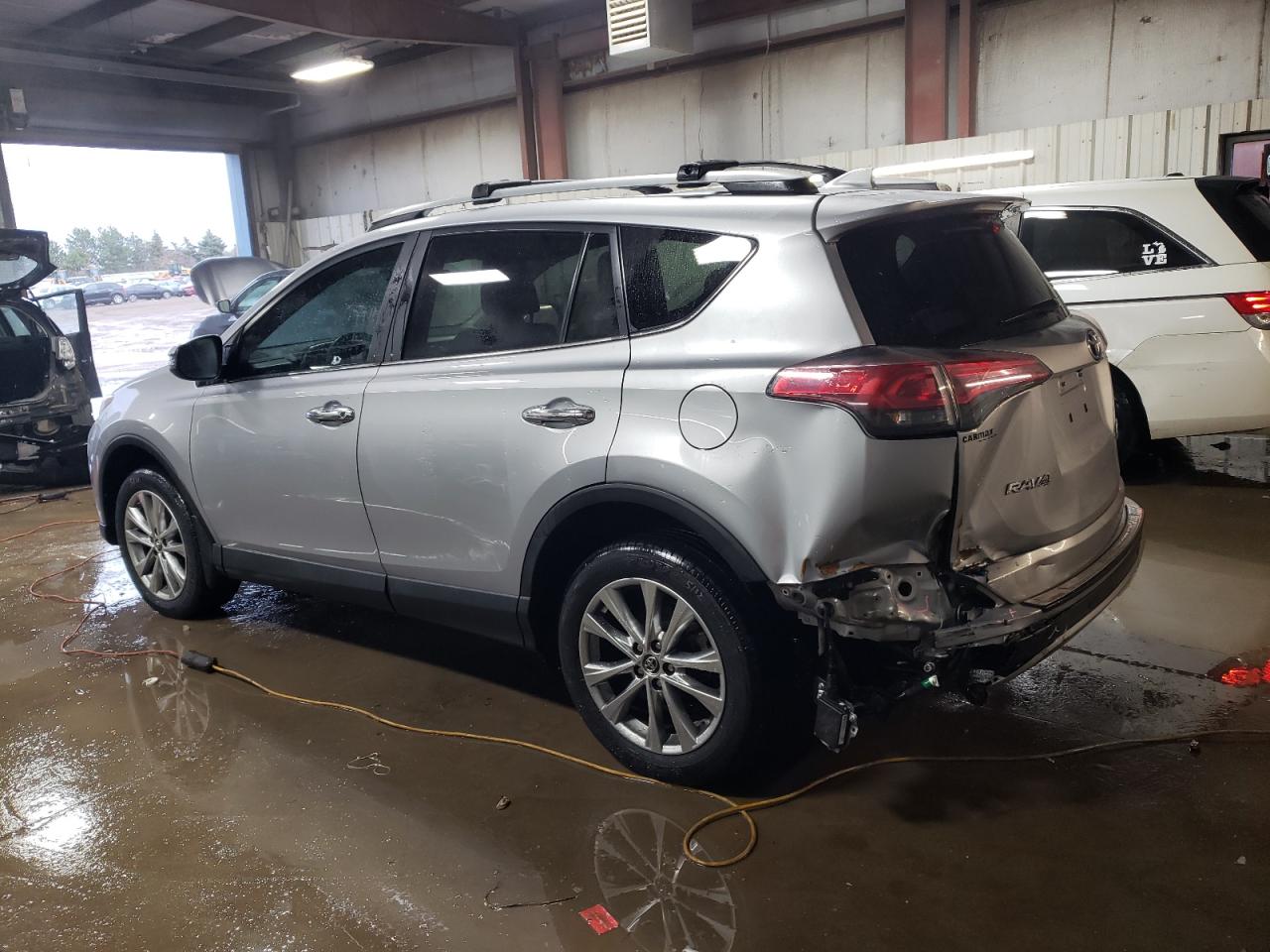 2T3DFREV7HW591265 2017 TOYOTA RAV 4 - Image 2