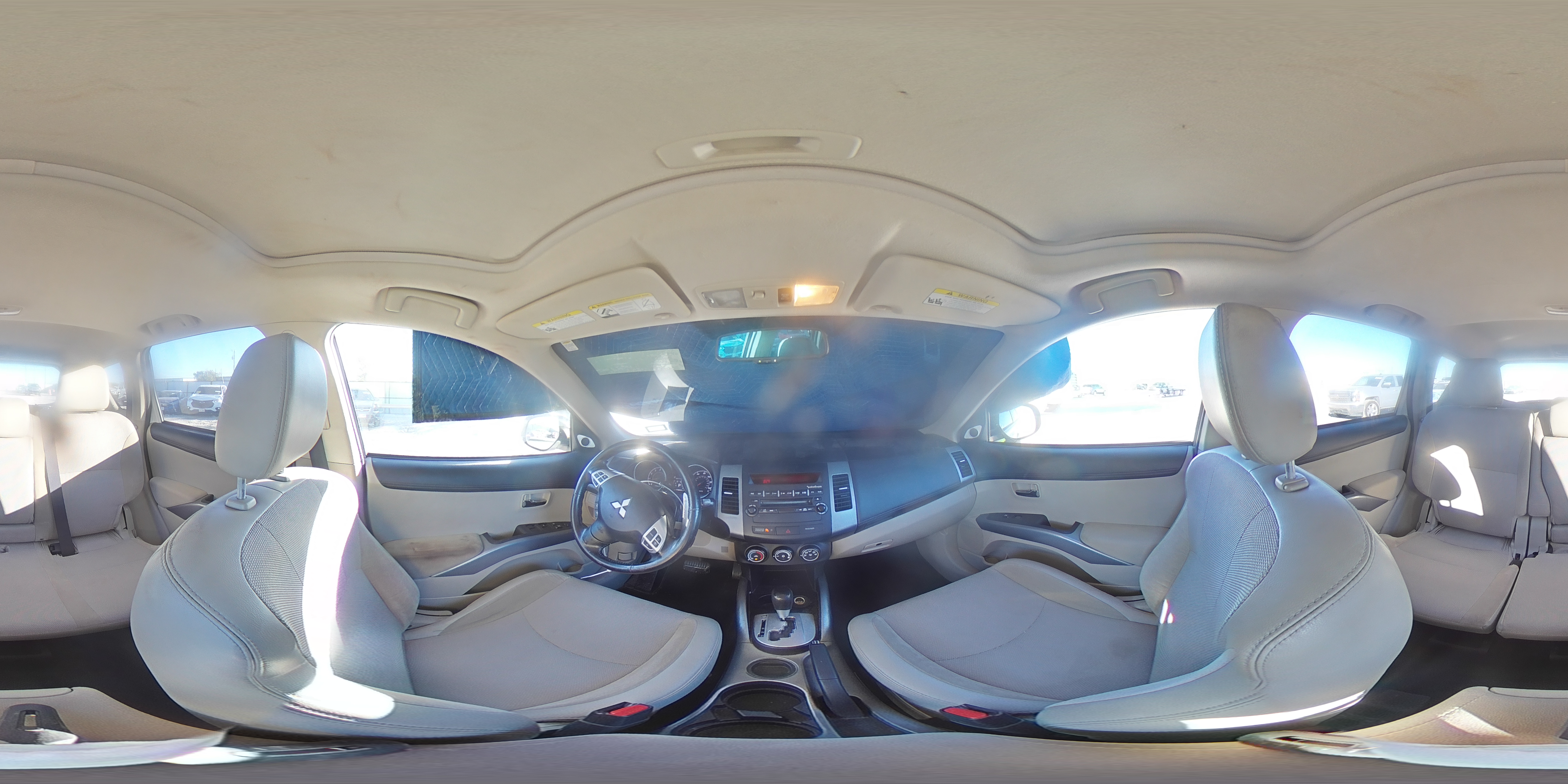 2012 Mitsubishi Outlander - Image 15