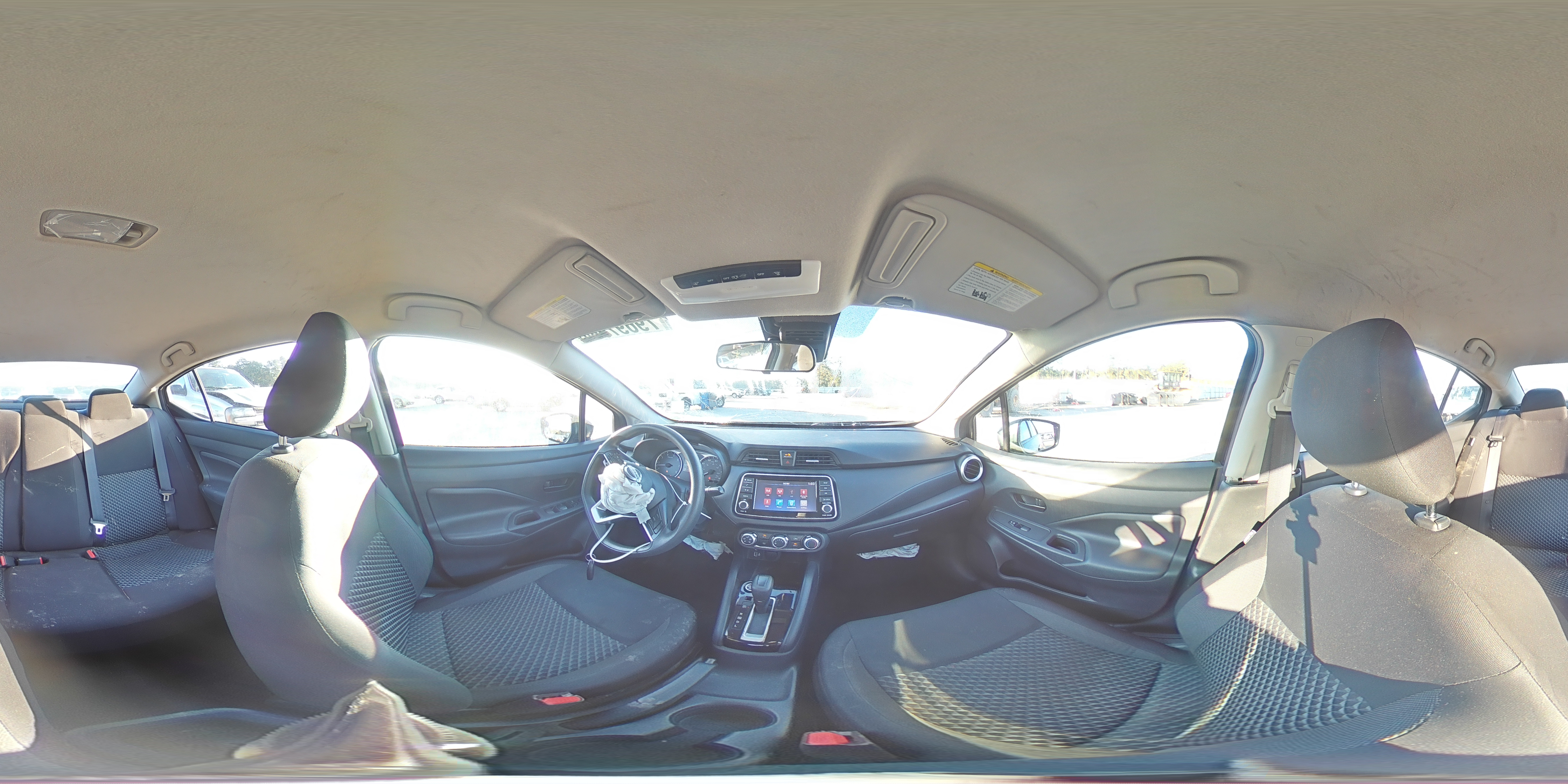 2020 Nissan Versa - Image 12