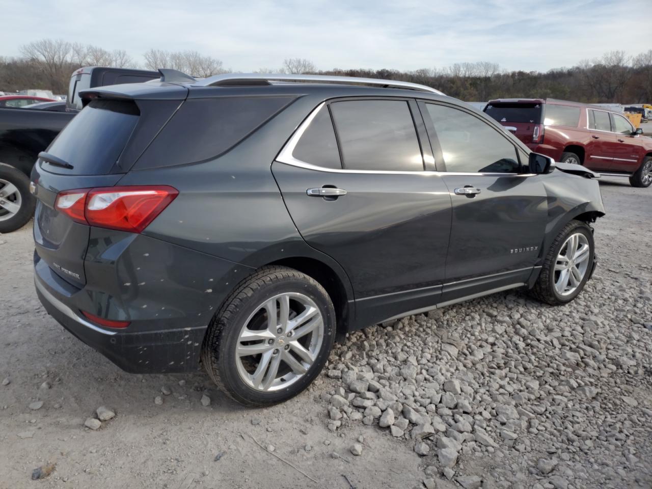 VIN 3GNAXYEX0KS579045 2019 CHEVROLET EQUINOX no.3