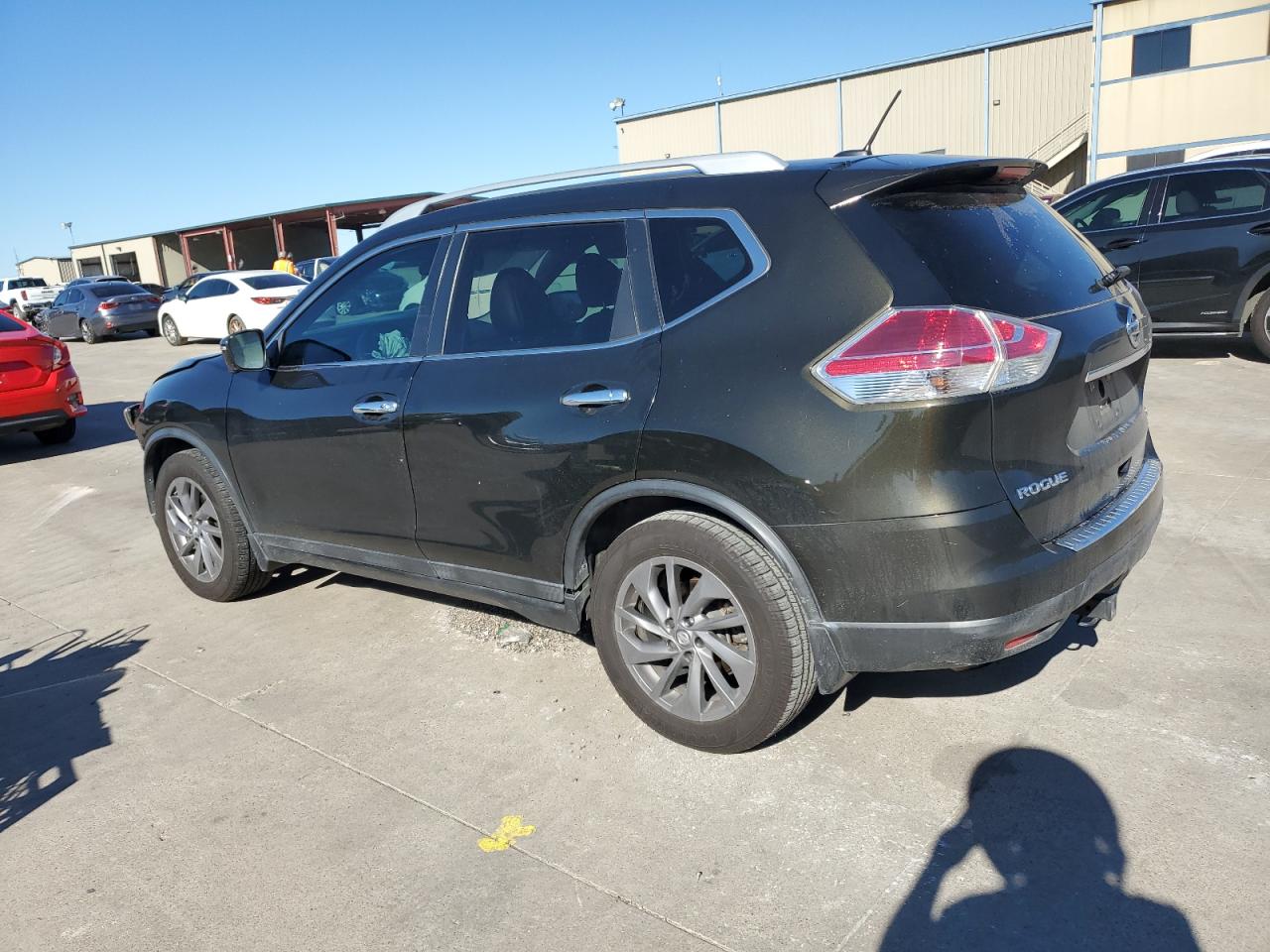2016 Nissan Rogue - Image 2