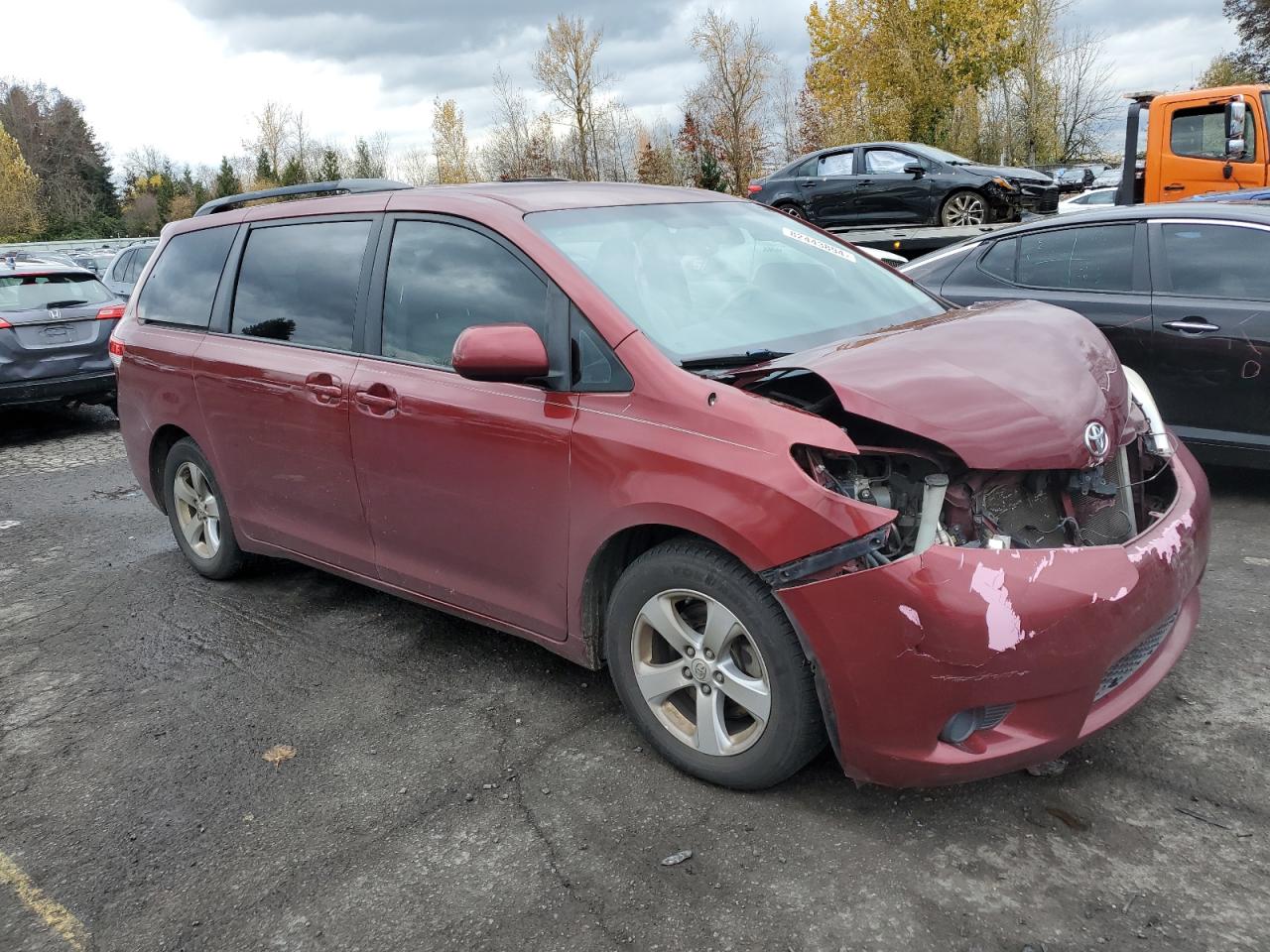 2013 Toyota Sienna - Image 4