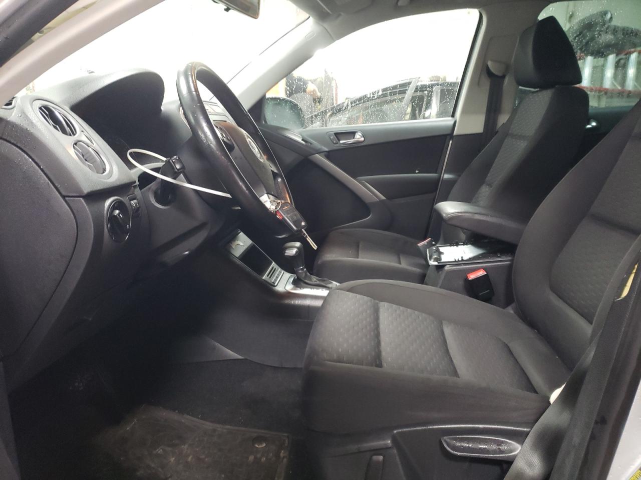 2009 Volkswagen Tiguan - Image 7