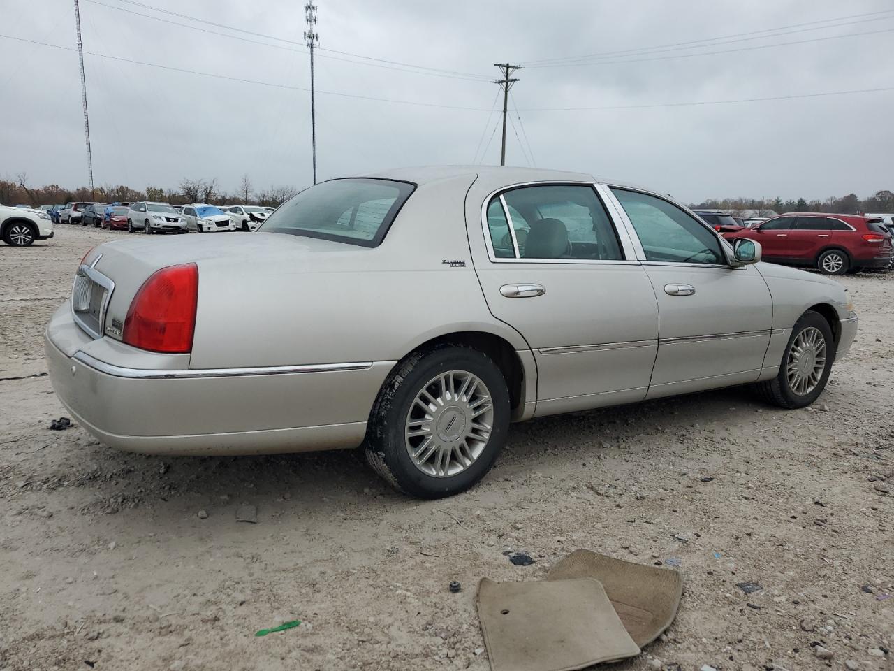 2005 Lincoln Town Car Signature Limited VIN: 1LNHM82W15Y661449 Lot: 78777424