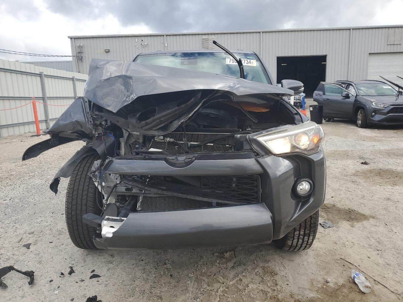 2020 Toyota 4Runner - Image 5