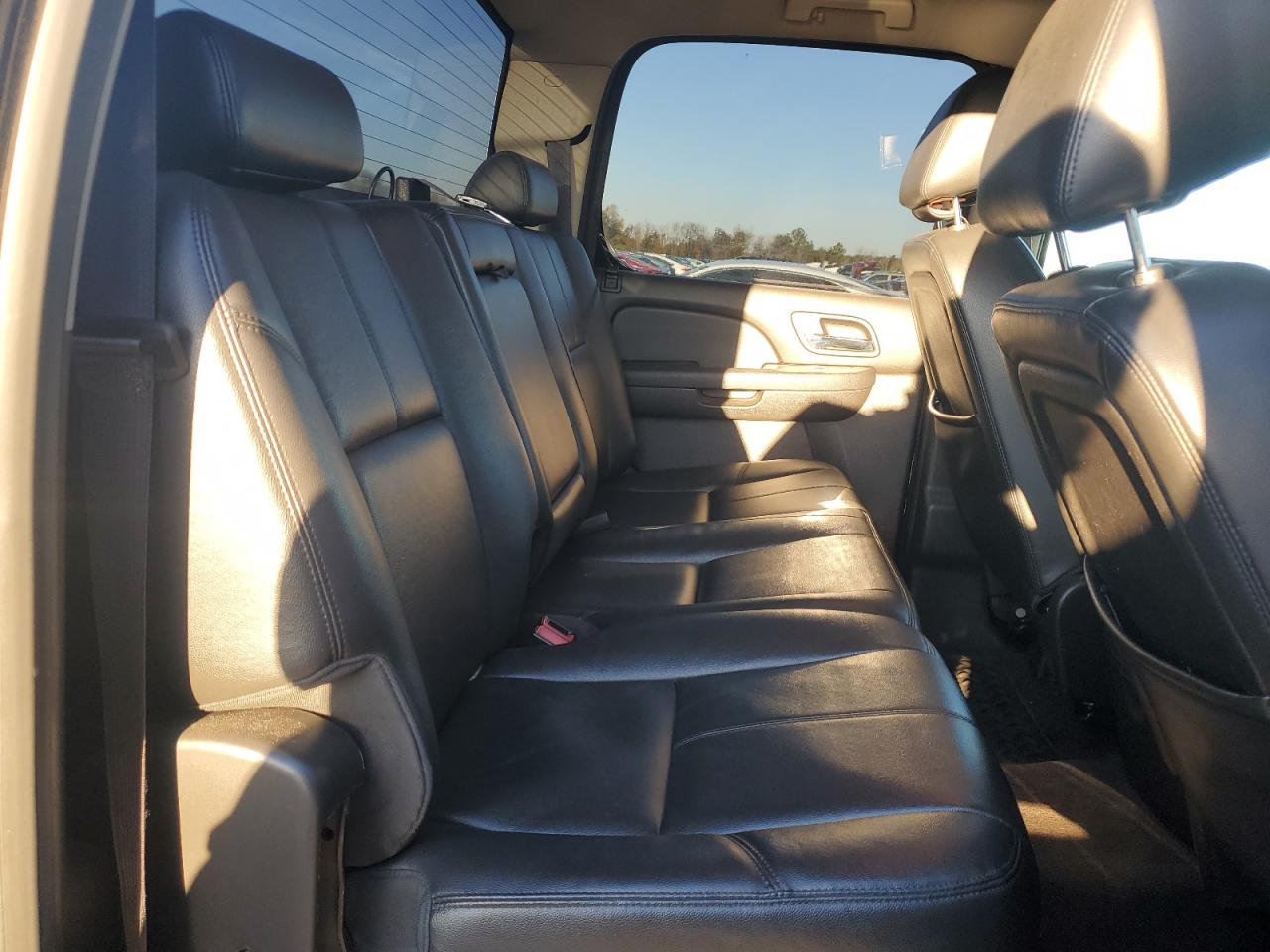 2012 Chevrolet Silverado - Image 10