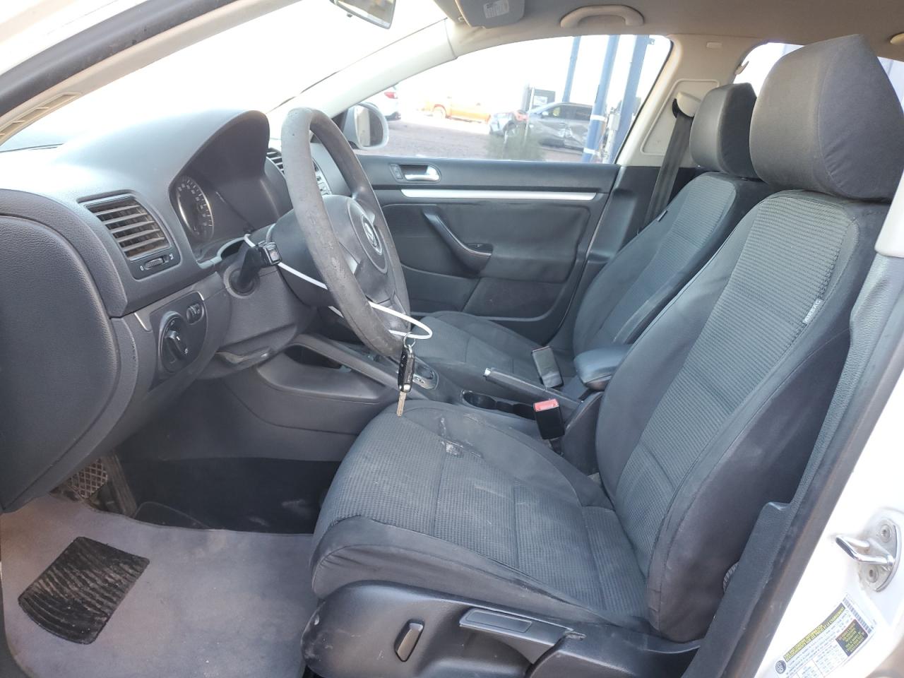 2010 Volkswagen Jetta - Image 7