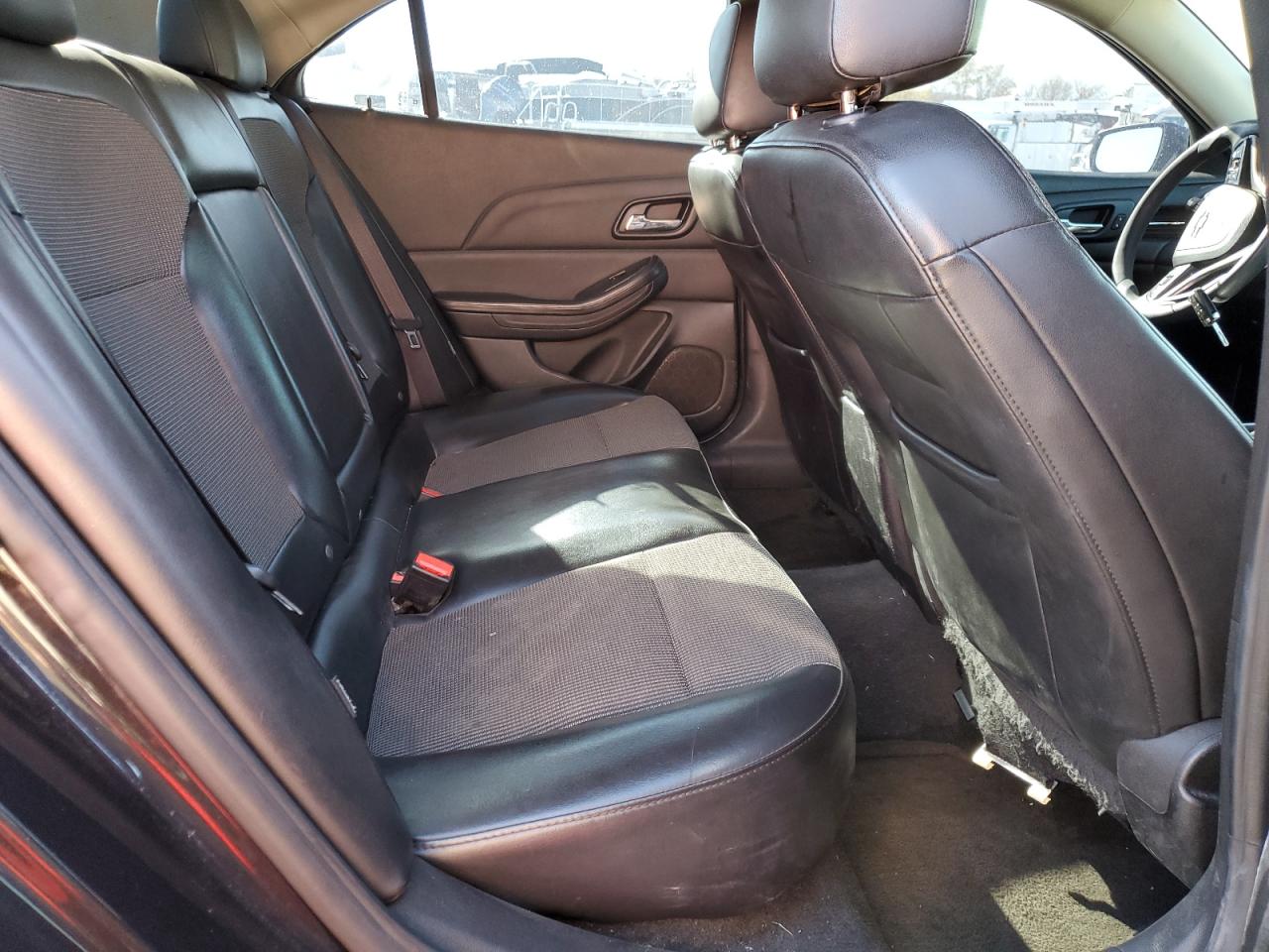 2015 Chevrolet Malibu - Image 10