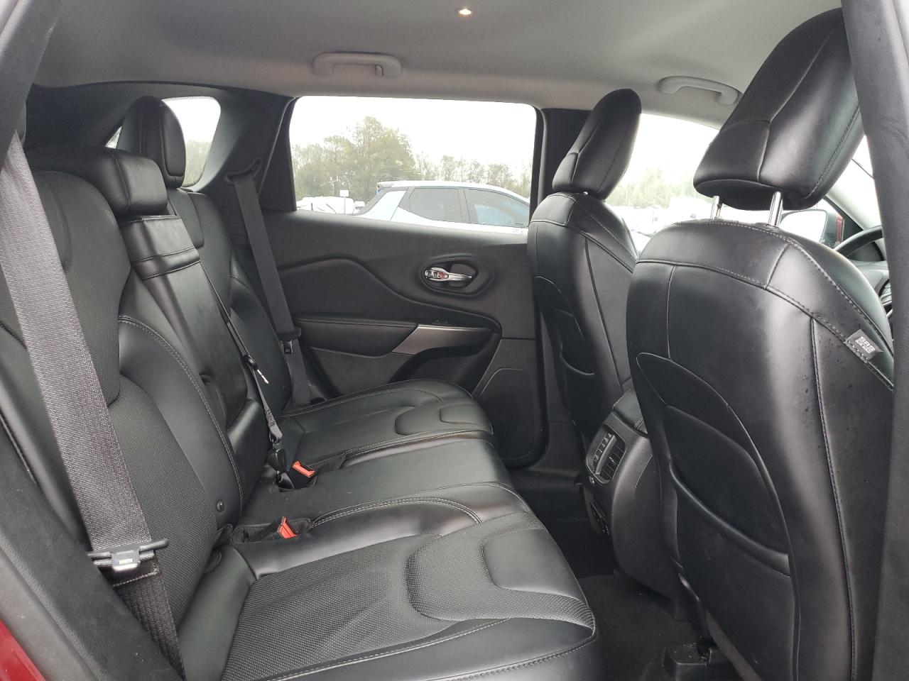 2019 Jeep Grand Cherokee - Image 11