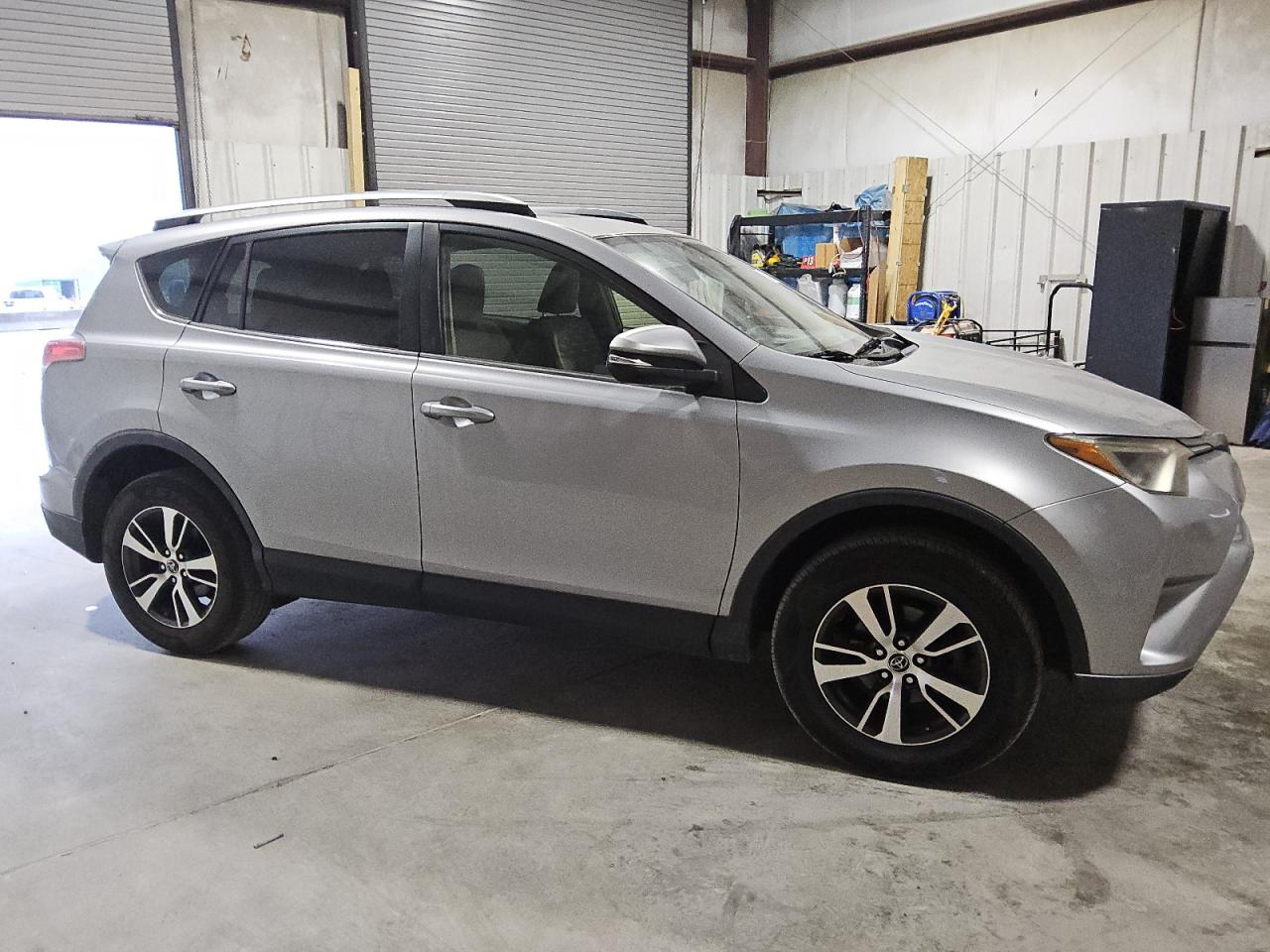 2018 Toyota RAV 4 - Image 4