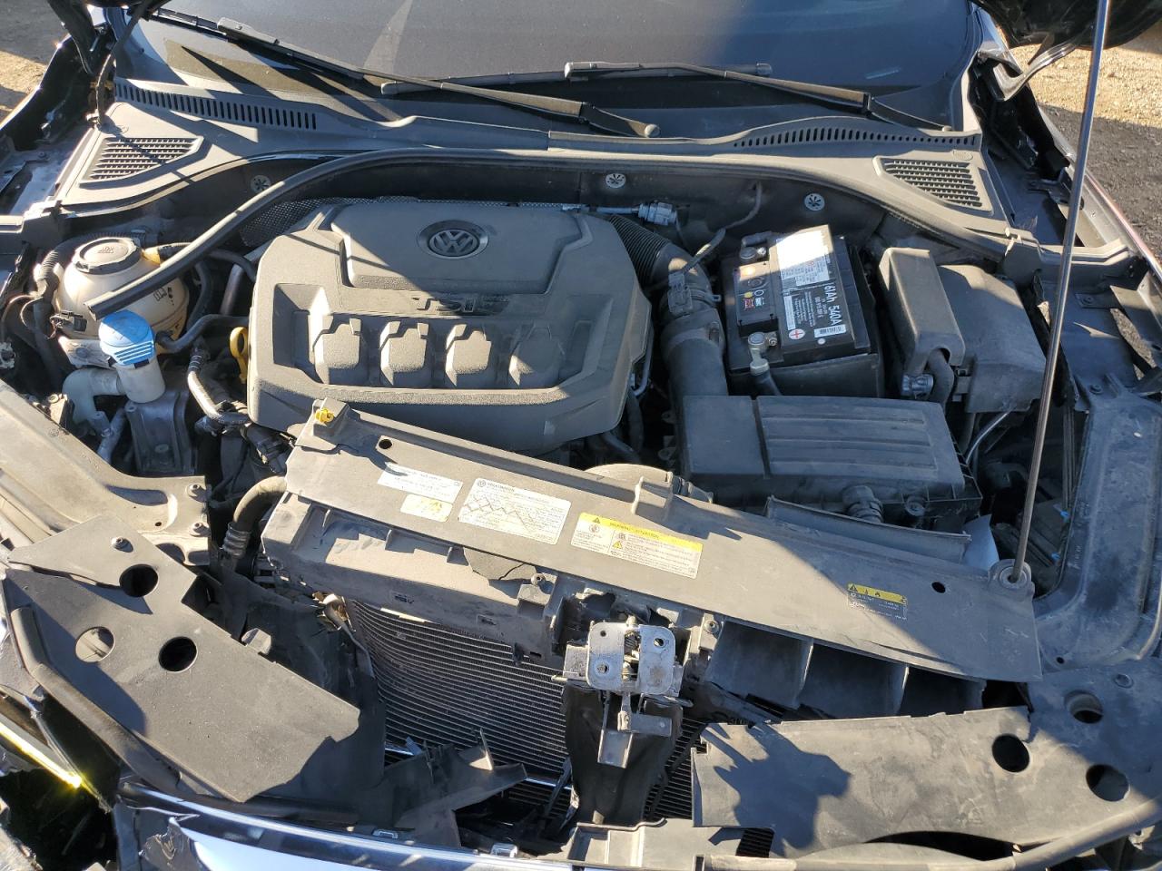 2021 Volkswagen Passat - Image 11