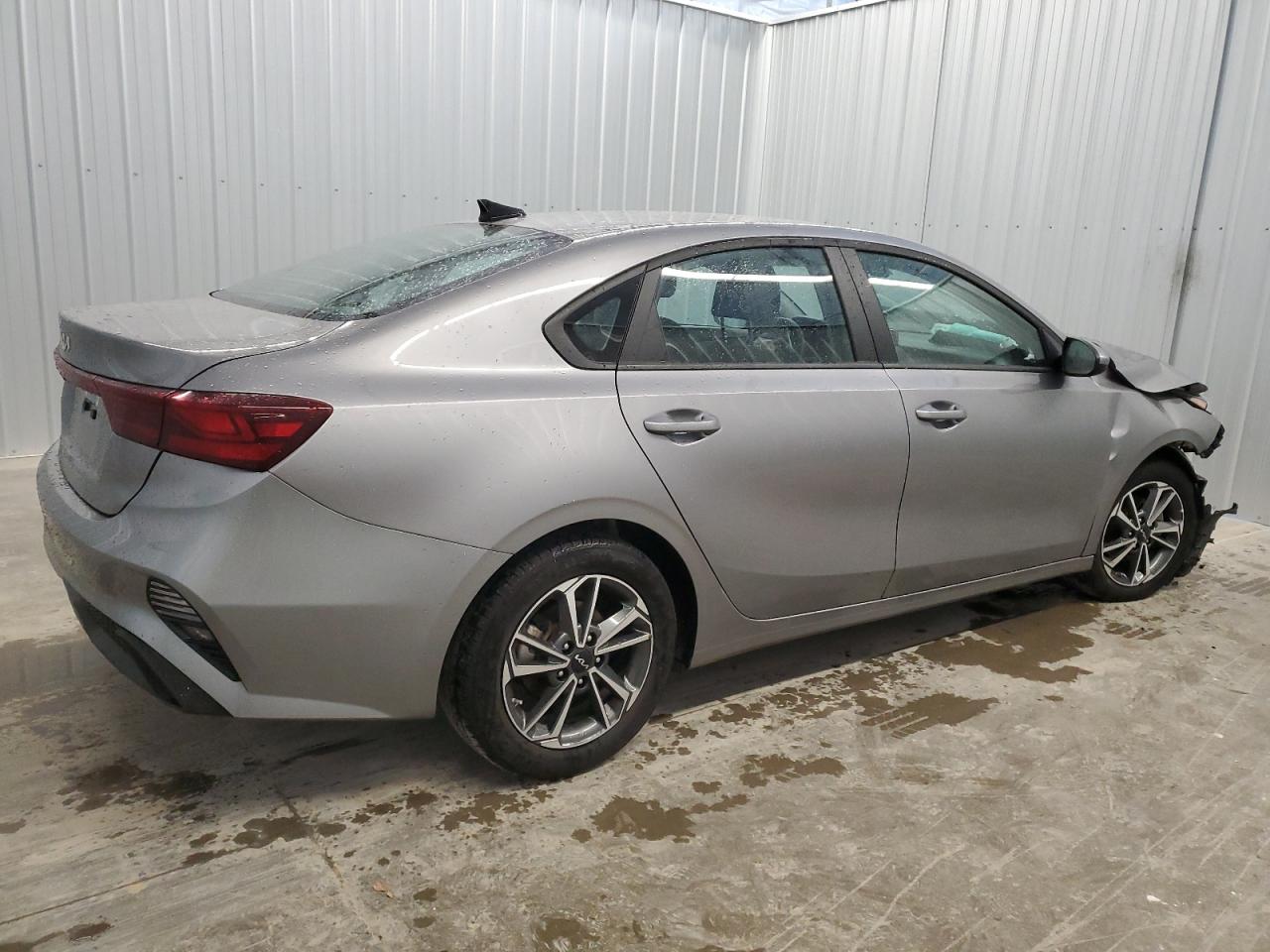 2023 Kia Forte - Image 3