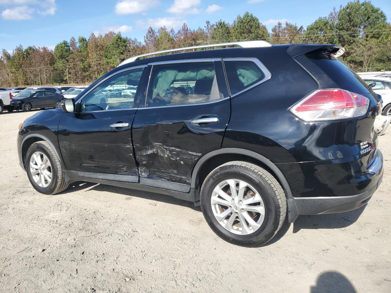 2015 Nissan Rogue - Image 2