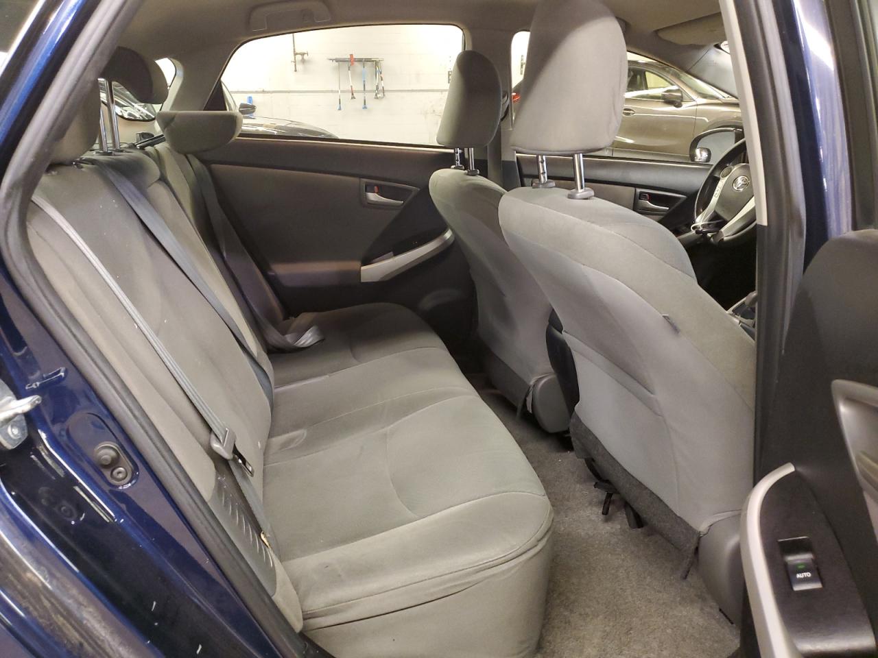 2014 Toyota Prius - Image 11