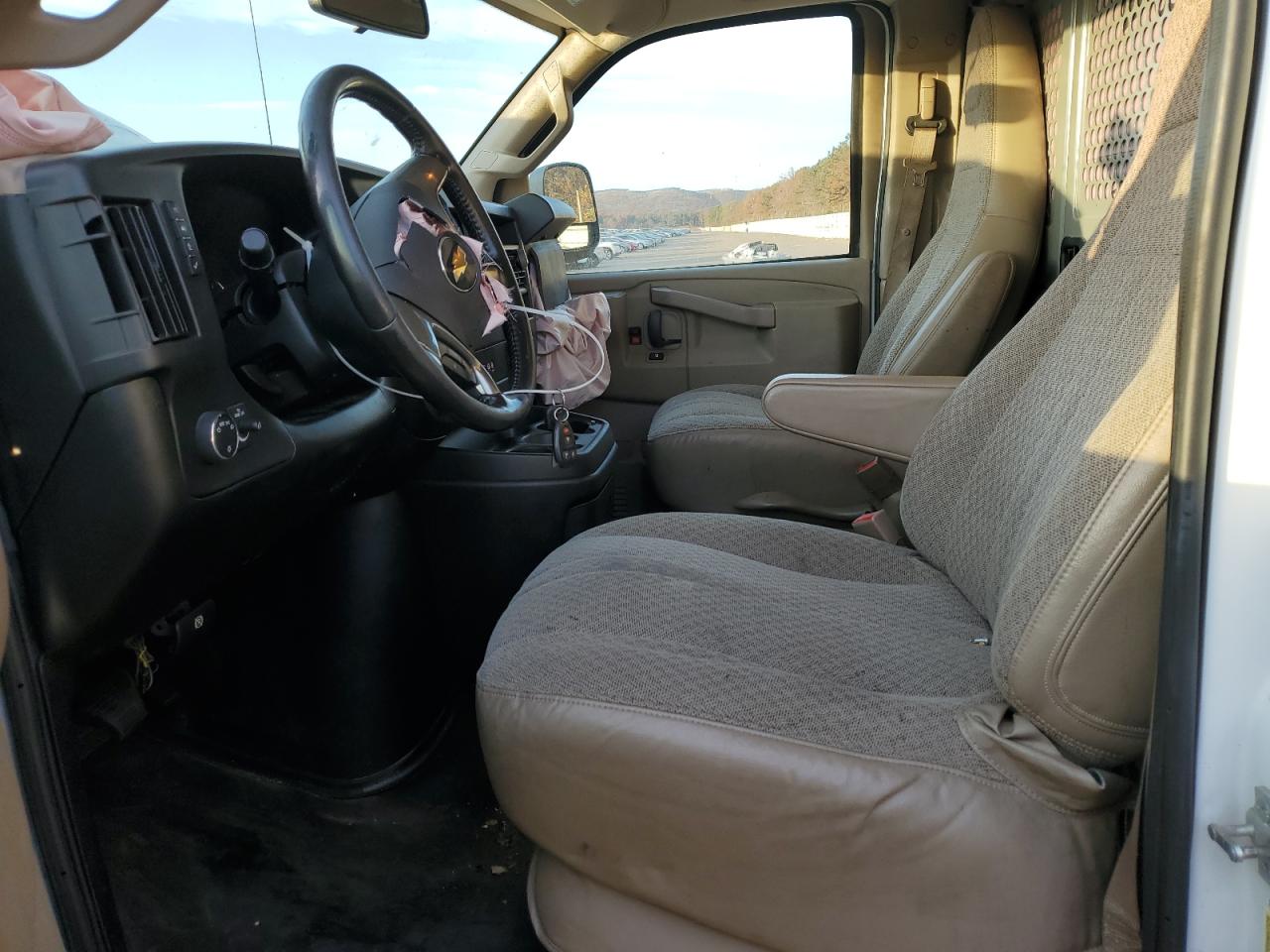 2018 Chevrolet Express G2500 VIN: 1GCWGAFP1J1345579 Lot: 78651834