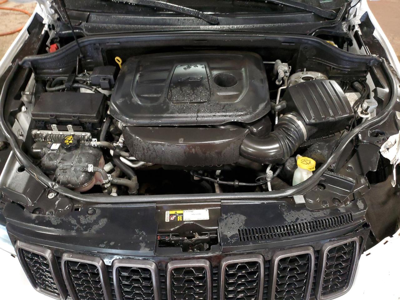 2020 Jeep Grand Cherokee - Image 12