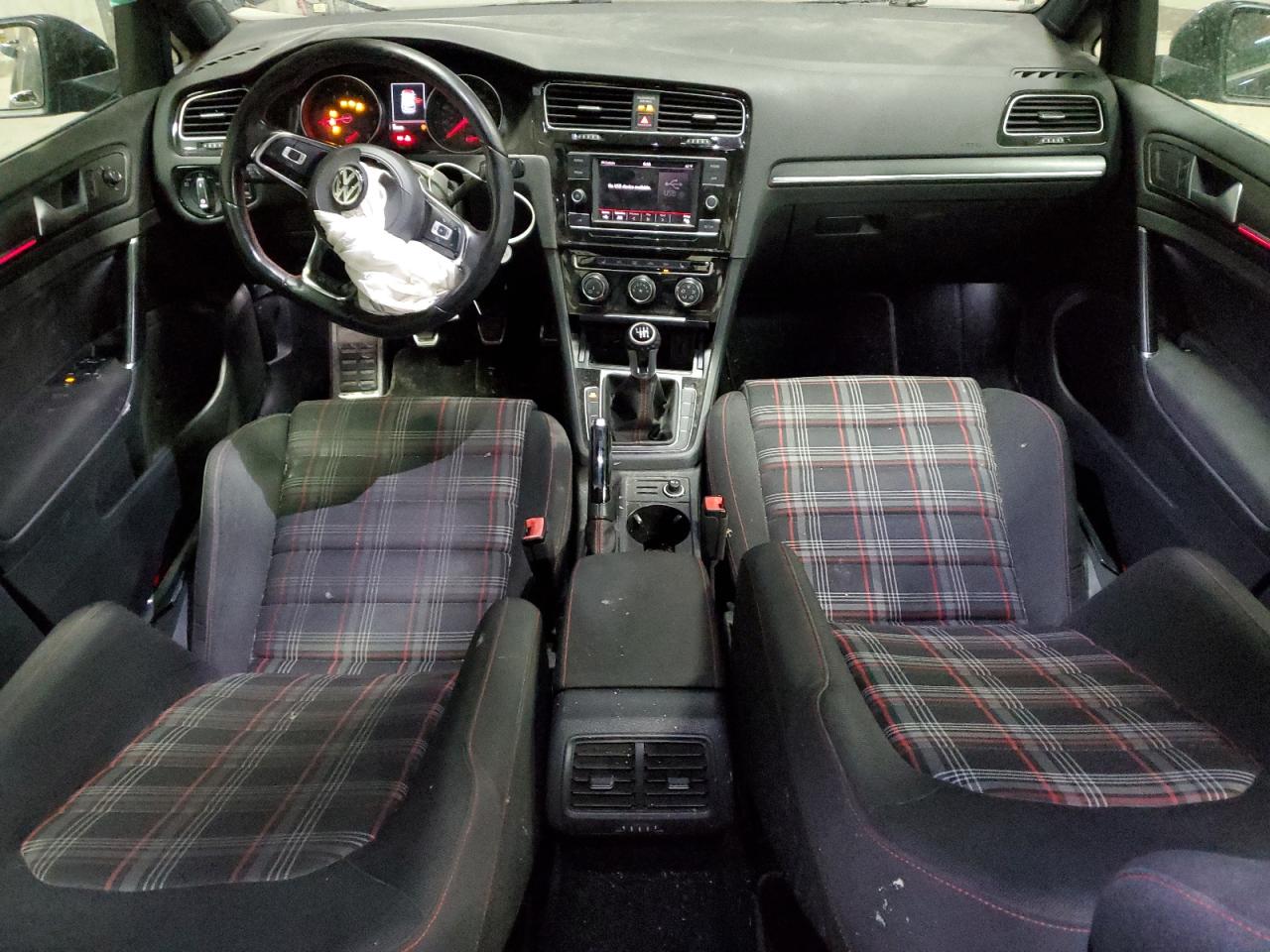 2018 Volkswagen GTI - Image 8