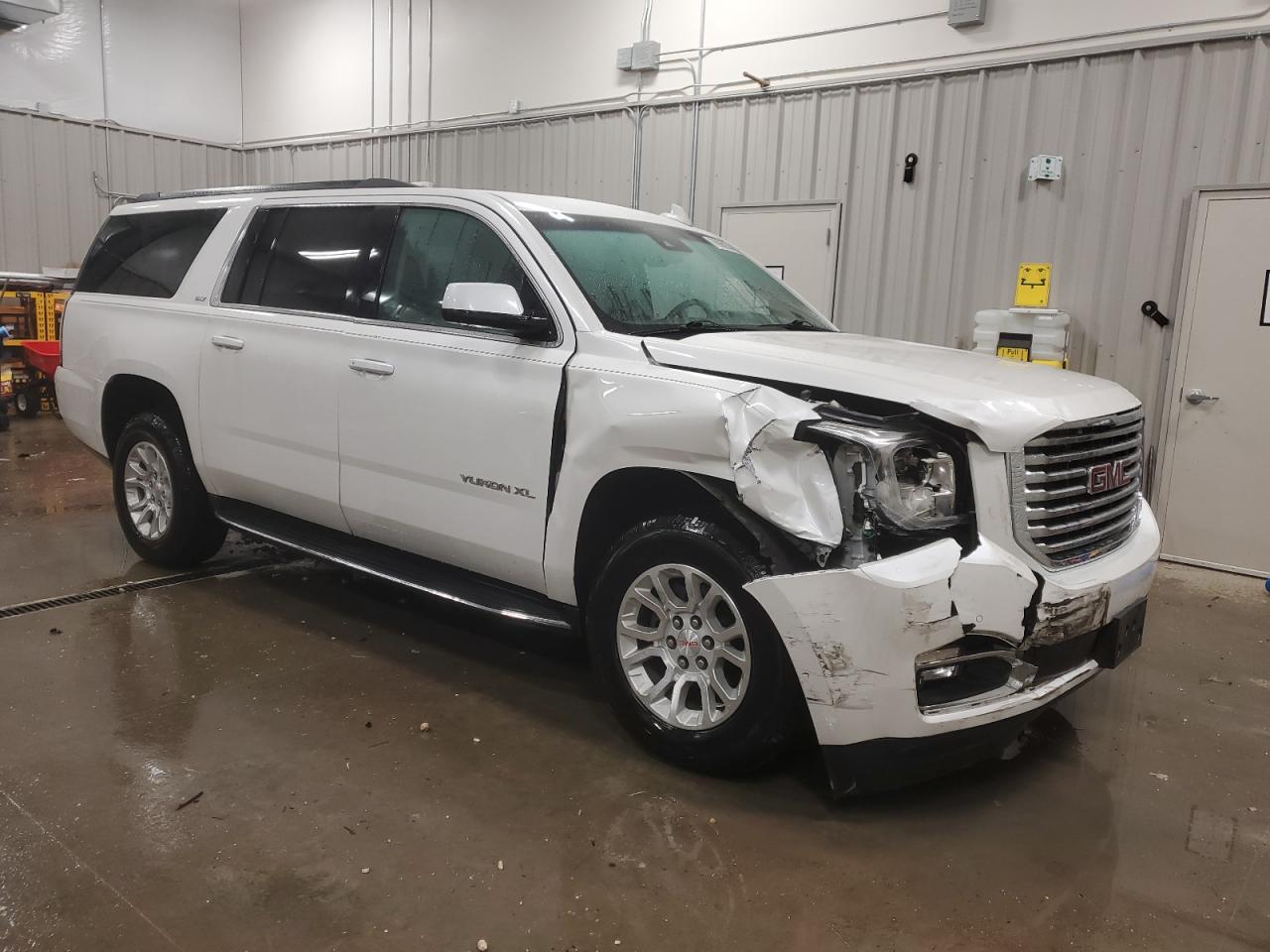 VIN 1GKS2GKC3HR366744 2017 GMC YUKON no.4