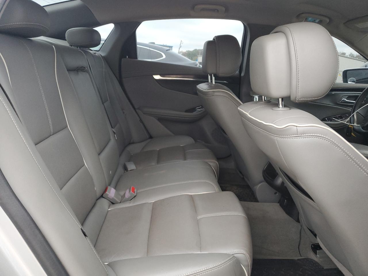 2014 Chevrolet Impala - Image 10