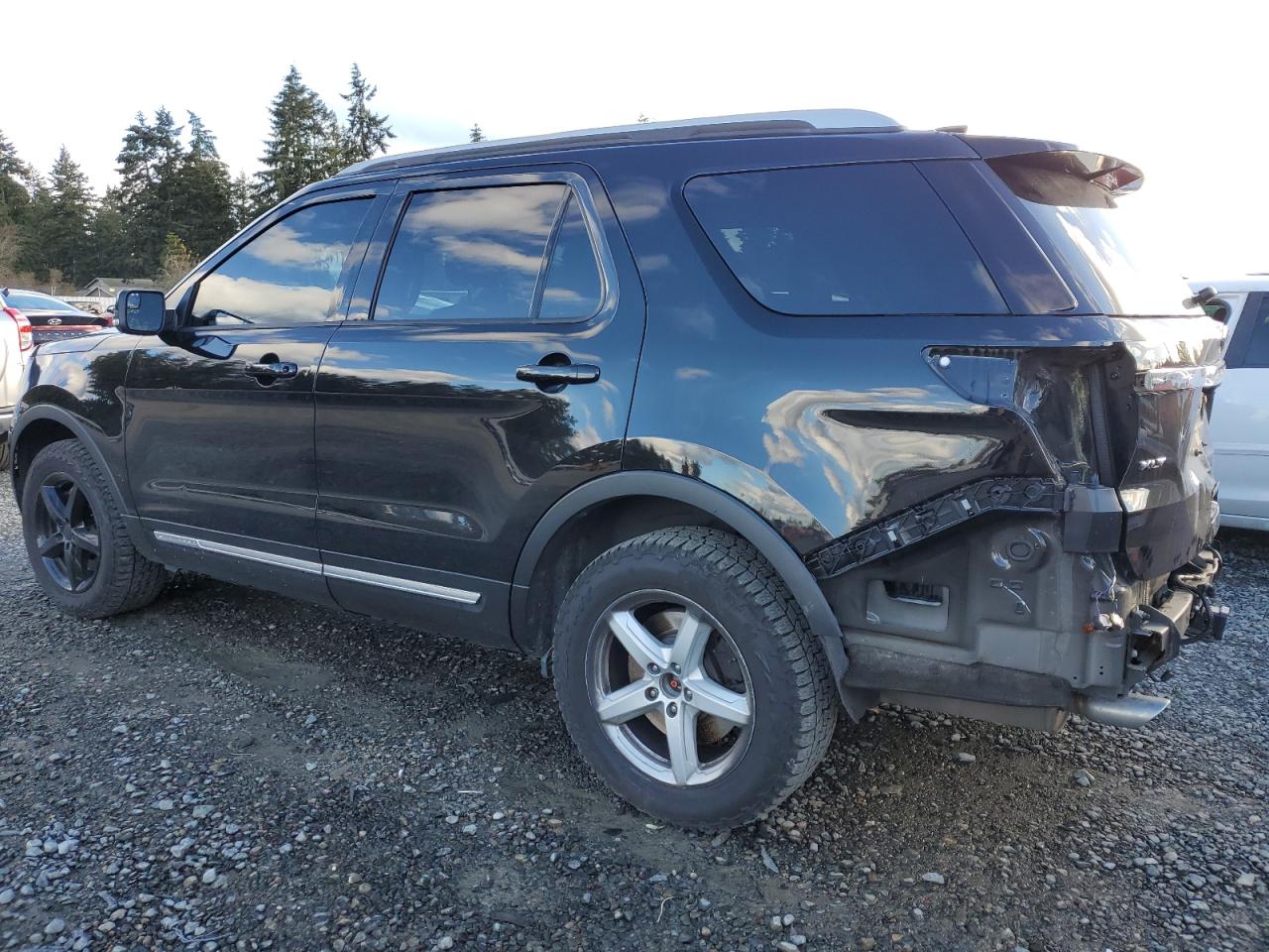 2017 Ford Explorer - Image 2