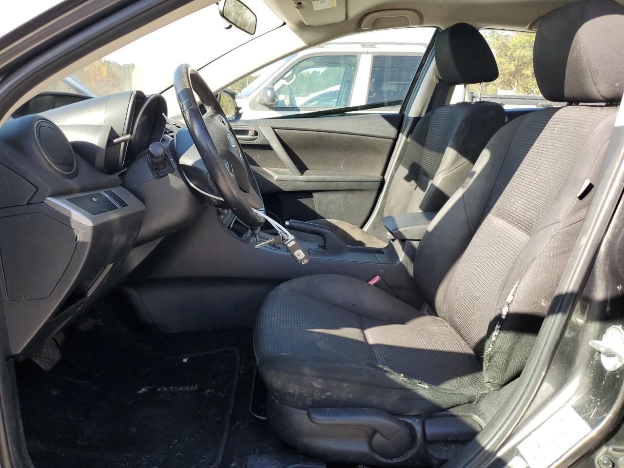 2013 Mazda 3 - Image 7