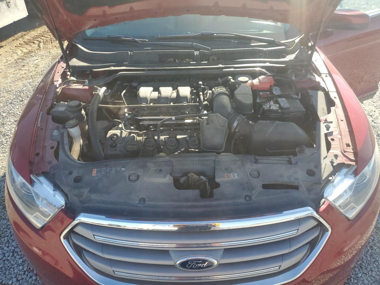 2015 Ford Taurus - Image 11