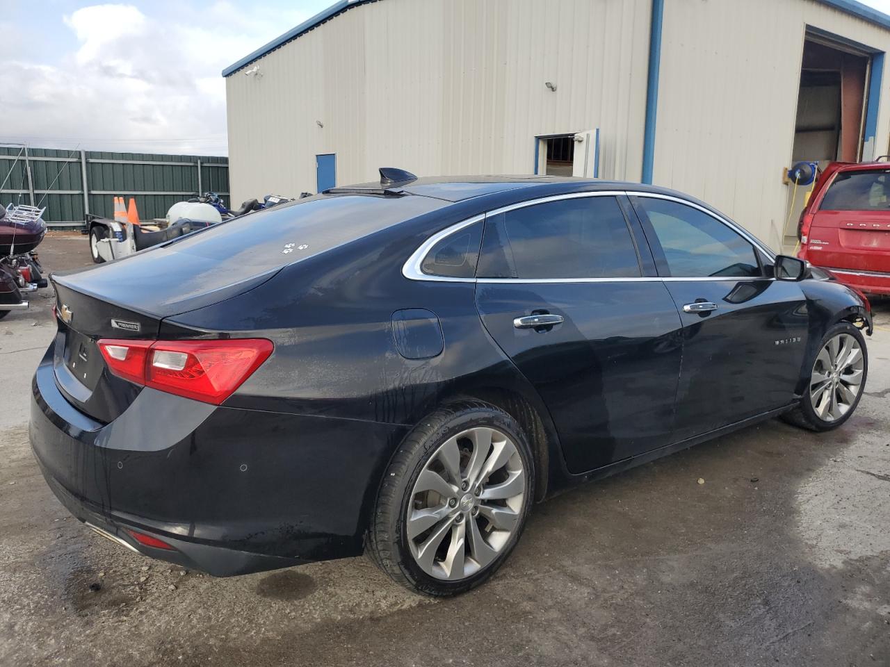 2018 Chevrolet Malibu - Image 3