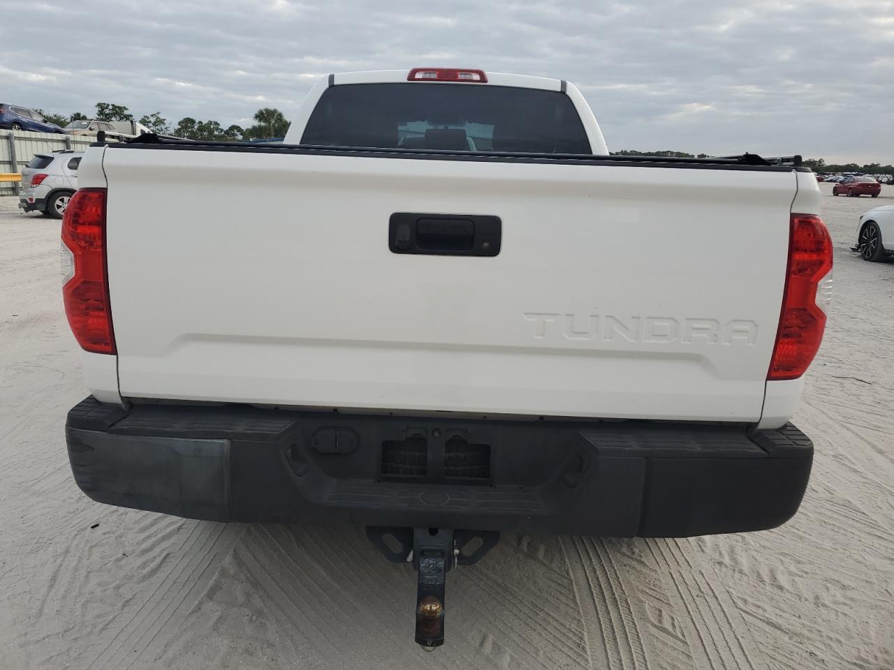 2016 Toyota Tundra - Image 6