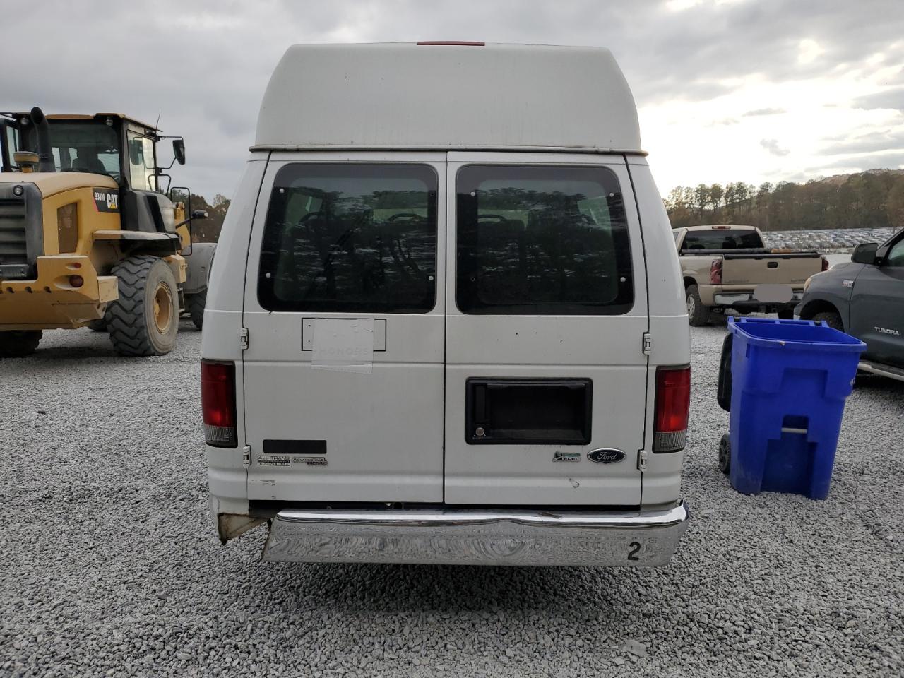 2011 Ford Econoline - Image 6